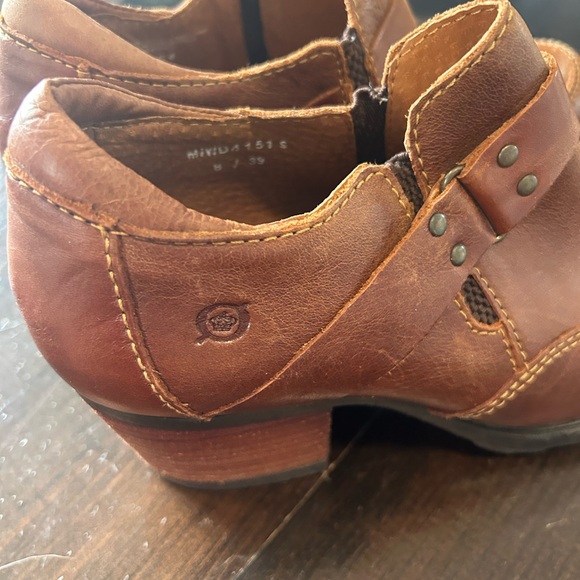 Womans Classic Brown Leather low Boots - Picture 4 of 5